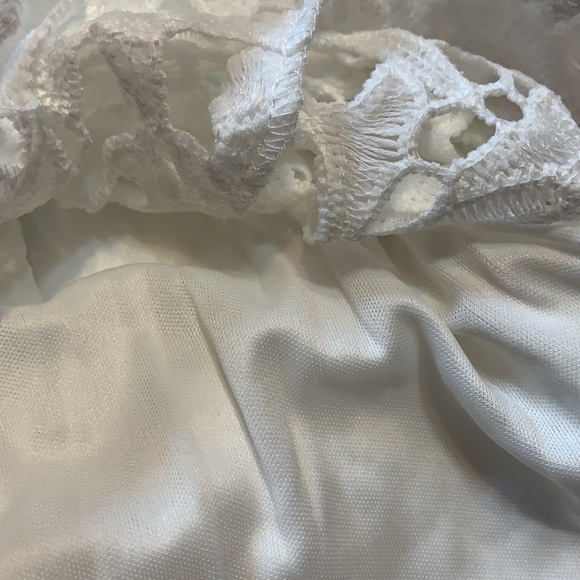 ❌DONATED❌White Crochet 2 Piece Sparkle Gem Detail Skirt Set - Picture 12 of 17